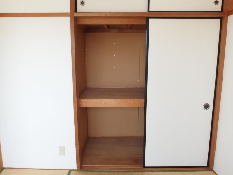シャトレ城南Bの収納