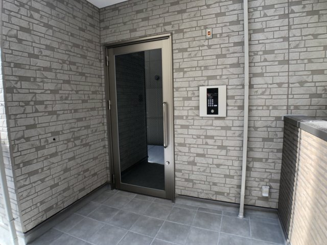 アート小若江のエントランス