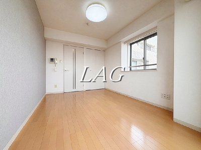 【居間・リビング】 | グランフォース西新井 | 洋室のお部屋です。