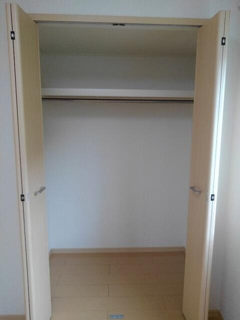 狛江市西野川１丁目のアパートの収納