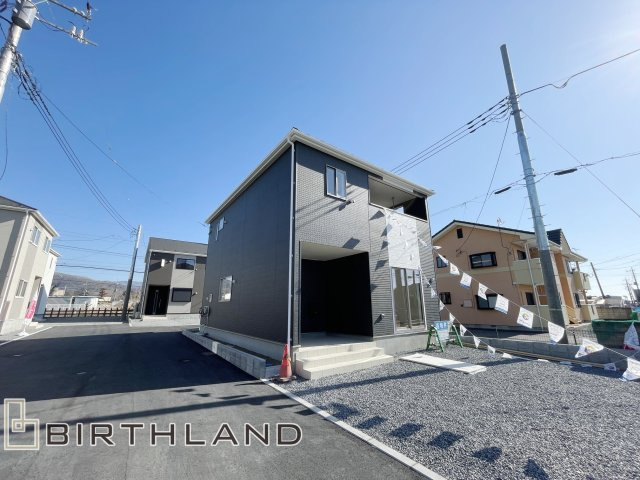 新築戸建・新築建売　桐生市相生町第17　相生小・相生中の前面道路含む現地写真|駐車スペース4台可能です！（車種による）