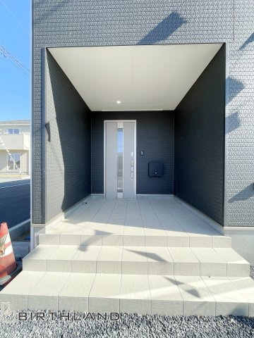 新築戸建・新築建売　桐生市相生町第17　相生小・相生中の外観|モニター付きインターホンで訪問者を確認できるので、防犯対策やプライバシー保護など安心です！