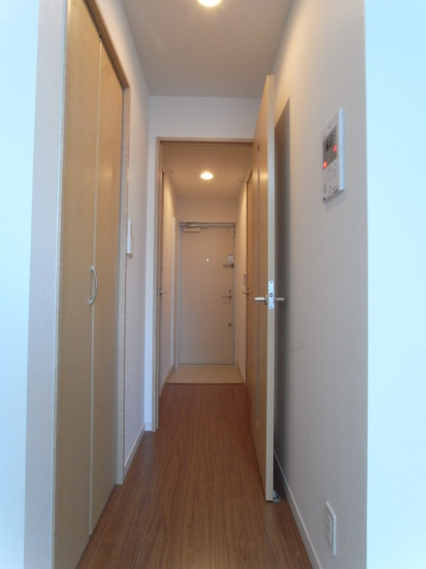 リブリ・新都心の玄関|廊下