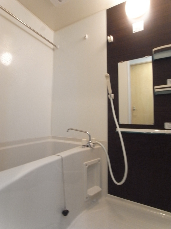 リブリ・新都心の浴室|落ち着いた空間のお風呂です