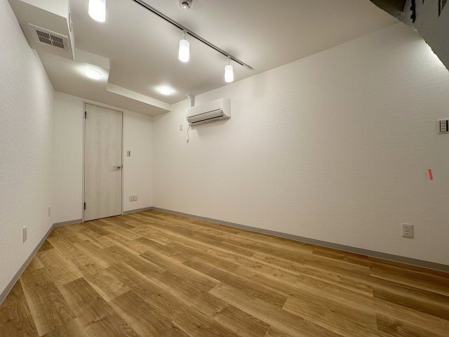 Norn Akabaneの内装