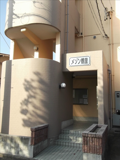 メゾン鶴里のエントランス
