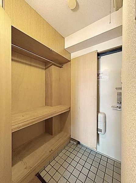 メゾン鶴里の玄関