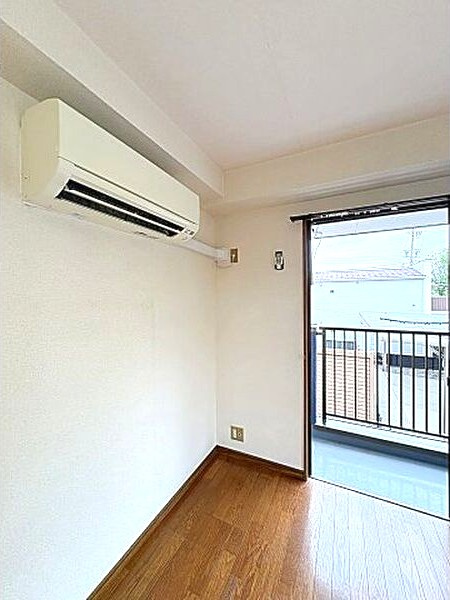 メゾン鶴里の居間・リビング