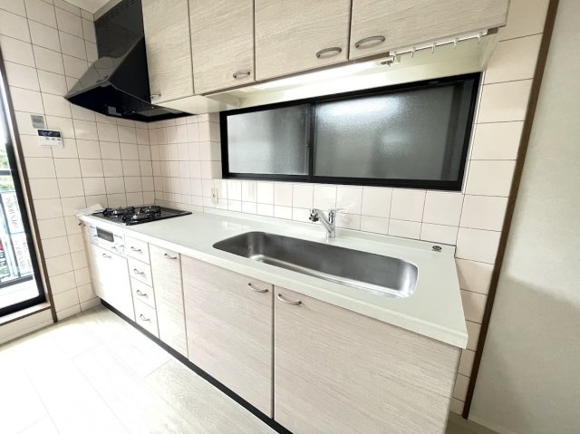 京都府京都市伏見区羽束師志水町225-8のキッチン