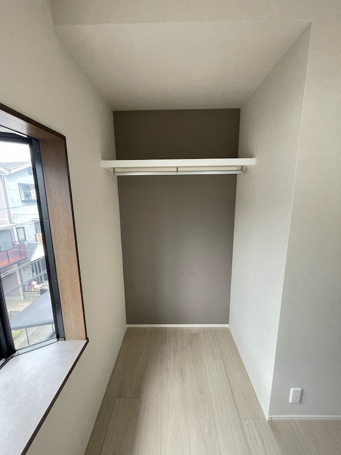 京都府京都市伏見区羽束師志水町225-8の収納|3階西側6帖洋室（収納）