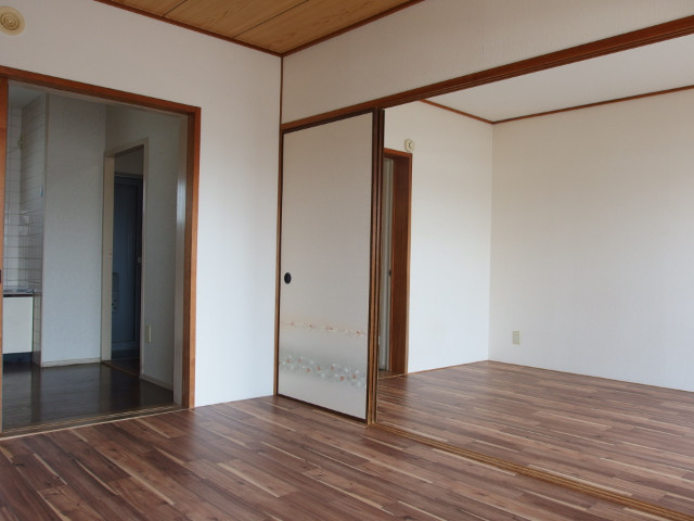 コーポ南の洋室