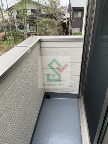 コンフィーのバルコニー