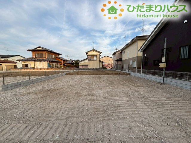 寄居町桜沢　新築一戸建て　リーブルガーデン　03の駐車場