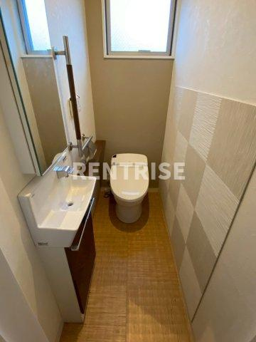 殿町1丁目戸建のトイレ