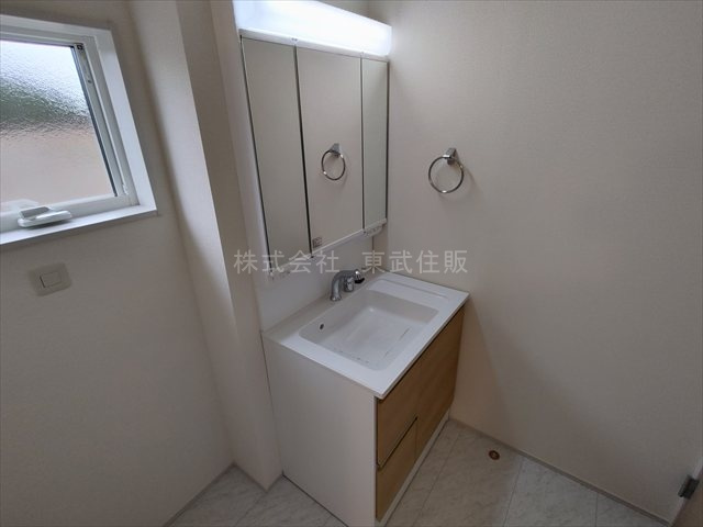 【独立洗面台】 | 寄居町露梨子　全8棟　2号棟 | 朝の身支度には欠かせない独立洗面化粧台