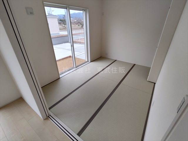 【和室】 | 寄居町露梨子　全8棟　2号棟 | 和室6.0帖、和室がひろがる居住スペース