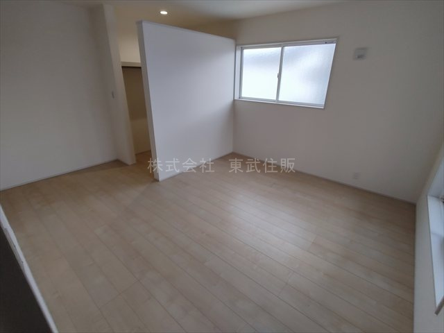 【寝室】 | 寄居町露梨子　全8棟　2号棟 | 洋室8.5帖、寝室にいかがでしょうか