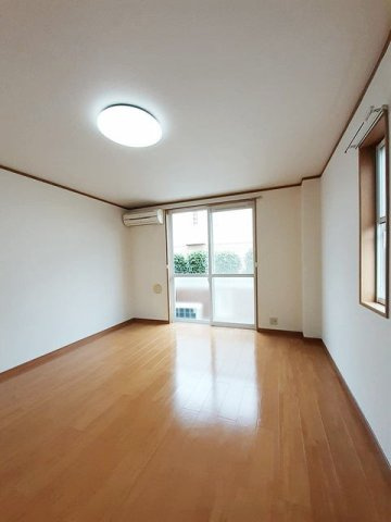 エクセル　ヴィラの内装|明るい色調の室内です