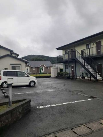 清水コーポの駐車場|駐車スペースもあります