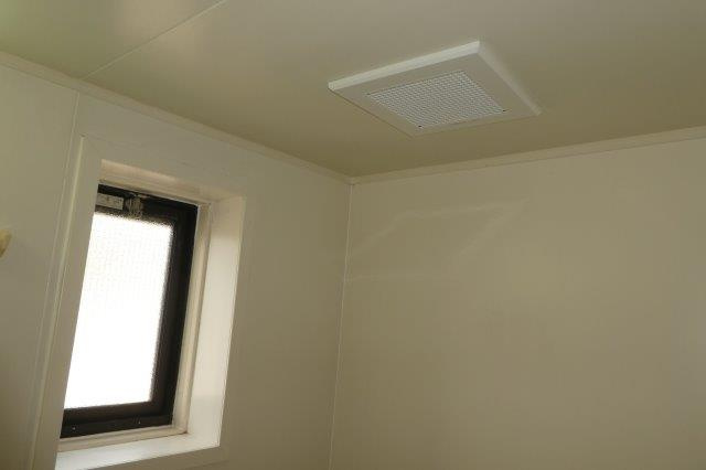 モンプリエールＡの浴室|浴室窓・換気扇