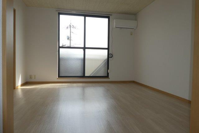 モンプリエールＡの居間・リビング