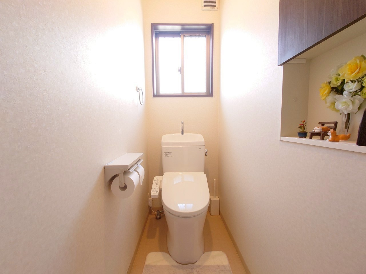 東大阪市横小路町4丁目　戸建のトイレ|1階トイレです。窓付きのため、自然換気が可能です！