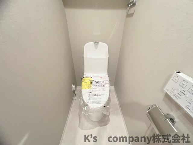 茅ヶ崎市茅ヶ崎　サーパス茅ヶ崎第2のトイレ|アクセントクロスがおしゃれな空間にしてくれています♪