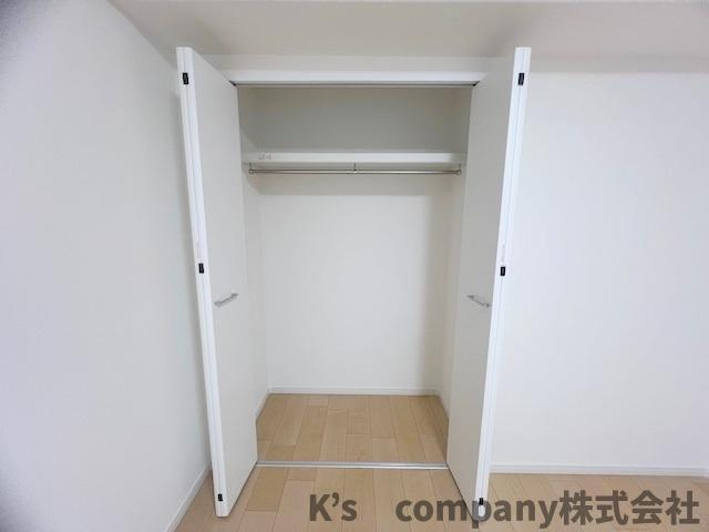 茅ヶ崎市茅ヶ崎　サーパス茅ヶ崎第2の収納|洋室5.6帖の収納スペース◇