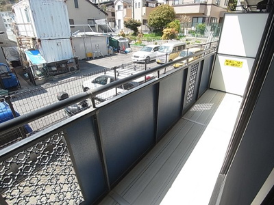 【バルコニー】 | クレスト晴雅 | 南向き明るいバルコニー