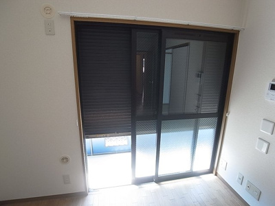 【設備】 | クレスト晴雅 | シャッター雨戸付きで防犯面強化