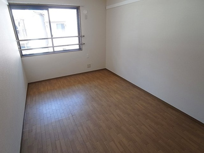 【内装】 | クレスト晴雅 | 洋室6帖のお部屋も明るいです