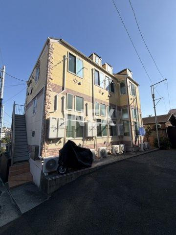 横浜市鶴見区上の宮２丁目のアパートの外観