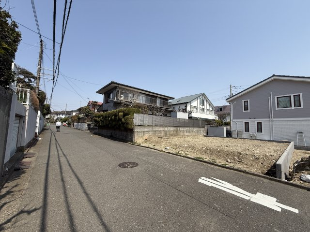 閑静な住宅街　4LDK  新築住宅の前面道路含む現地写真|前面道路