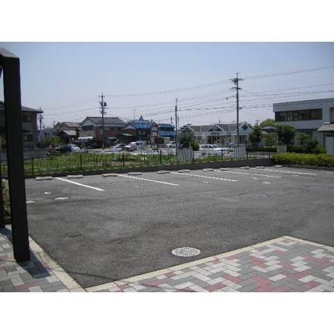 フォルム西坂の駐車場