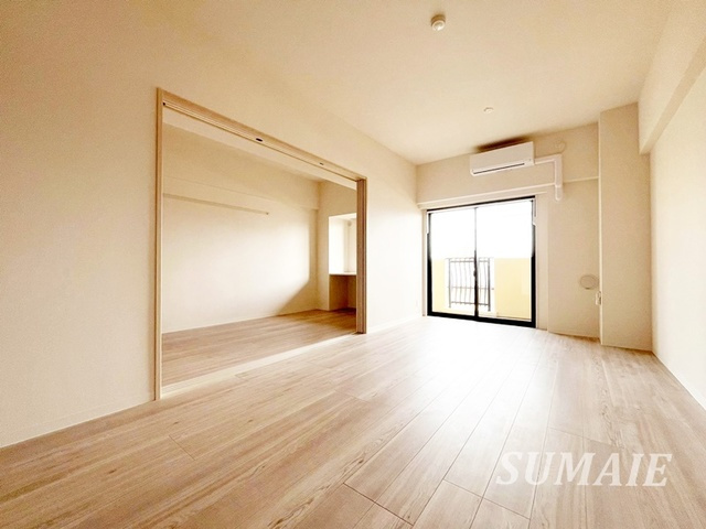 Le FLEUR OMIYAの居間・リビング