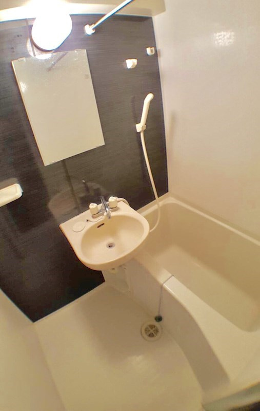 ジェノヴィア吉祥寺通りイーストの浴室