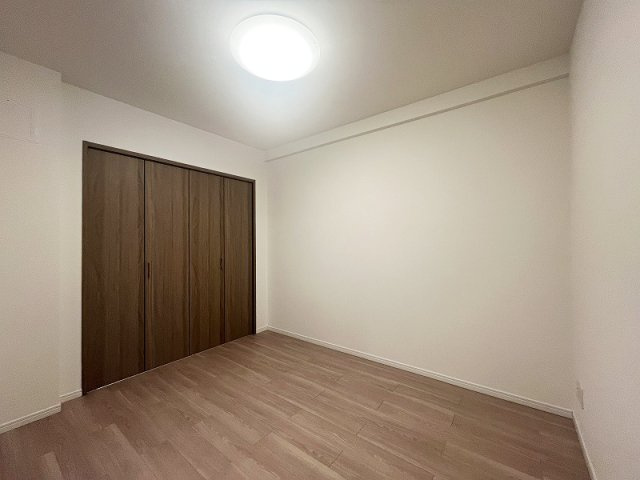 【子供部屋】 | コスモステージひばりヶ丘アミュージア　(保谷店) | (2025年11月撮影)5.2帖/お好みのインテリアで安らぐ癒し空間が生まれます。