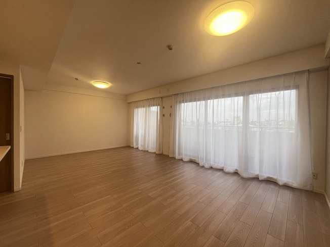  | コスモステージひばりヶ丘アミュージア　(保谷店) | バス停『栗原』まで徒歩4分。西部池袋線「ひばりヶ丘」駅や東武東上線「朝霞台」駅まで雨の日もラクラク移動可能。