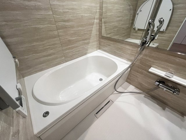 【その他共用部分】 | コスモステージひばりヶ丘アミュージア　(保谷店) | エレベーターホール/重たい荷物があっても大丈夫。小さなお子様や足腰に不安がある方も安心です。