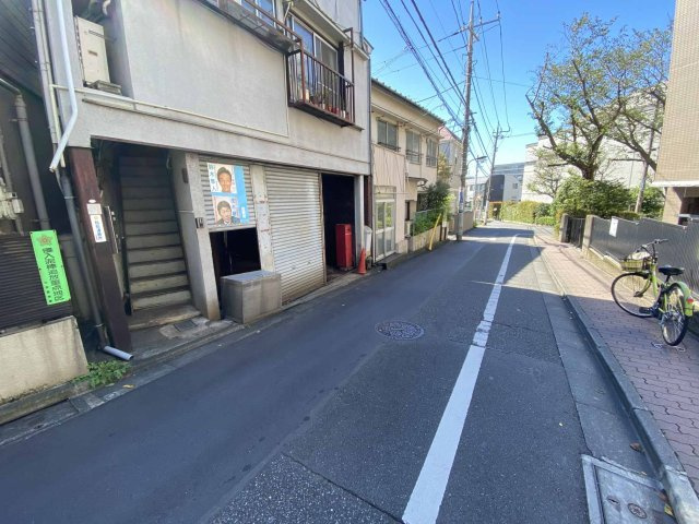 田中倉庫の駐車場