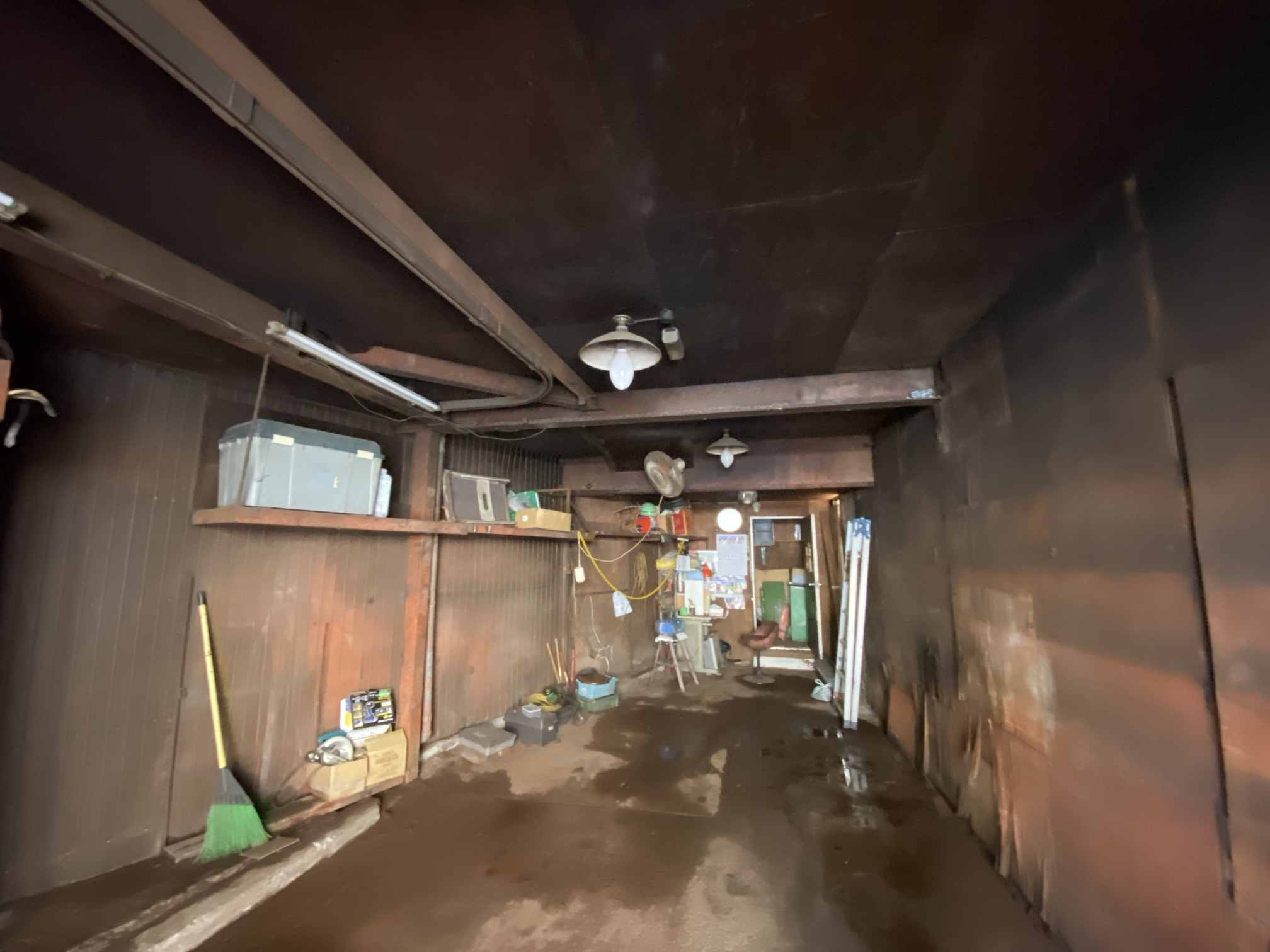 田中倉庫のロビー