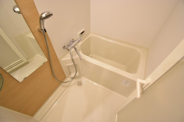 ハビテ靭センターコートの浴室