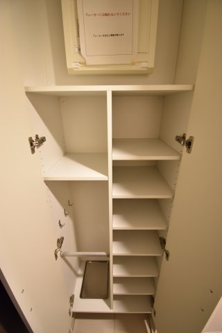 ハビテ靭センターコートの玄関