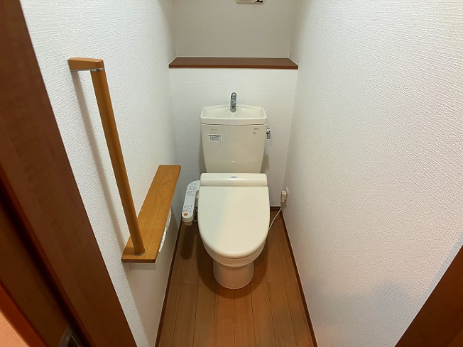 【トイレ】 | 筑紫野市岡田3丁目中古戸建☆仲介手数料無料☆