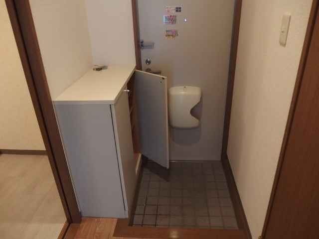 ヒルズ緑丘の玄関|同型イメージ