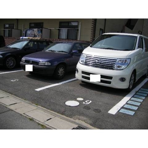 Ｂｅｌｌ柴金の駐車場