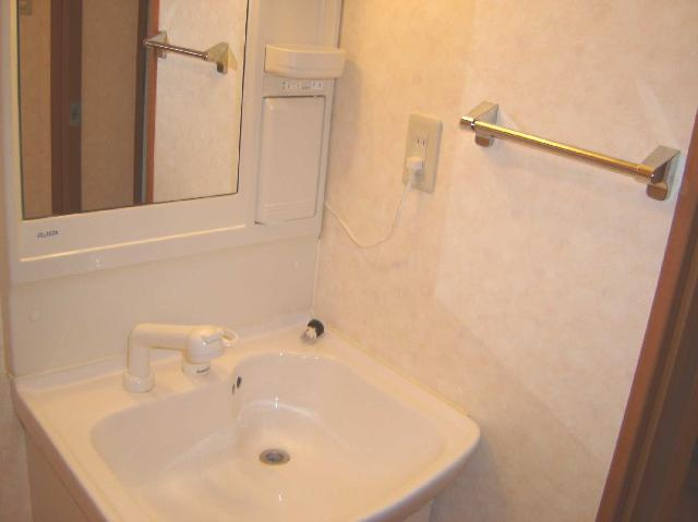 加古川市平岡町土山のアパートの洗面所|洗面