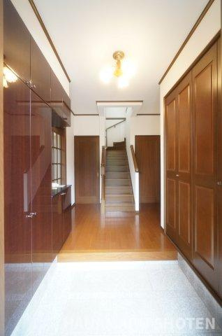 中古　千葉市花見川区長作町の玄関|＊当日ご案内可＊ご希望の物件まとめてご案内！弊社が掲載していない物件でもOK♪お気軽にご相談ください ♪お電話でのお問合わせがスムーズ♪