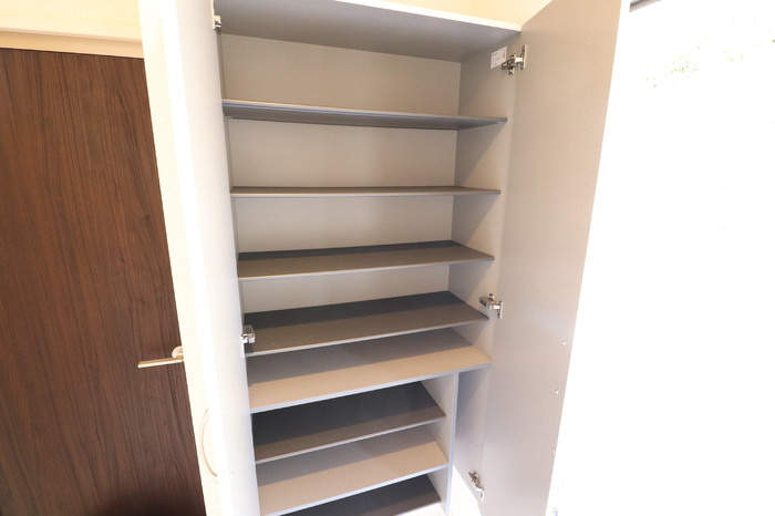 リヴェール美しが丘の玄関|玄関シューズボックス