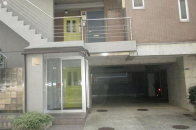 【エントランス】 | ティモーネ | 落ち着いたエントランスです